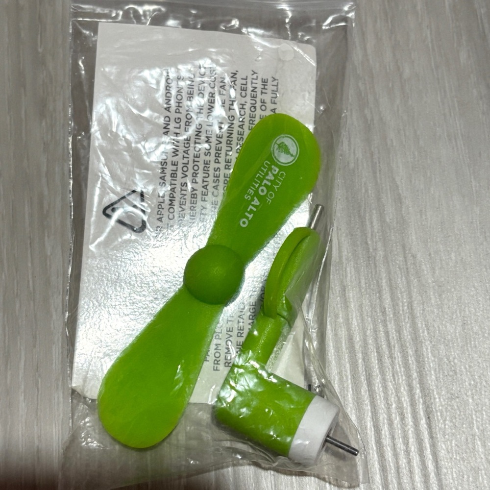 Green Mini Phone Fan USB-C & Lightning – iPhone & Android – Portable Cooling